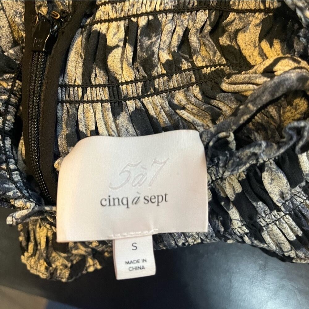 Cinq a Sept 5 a 7 Floral Chiffon smocked neck blouse Size Small - Picture 3 of 4